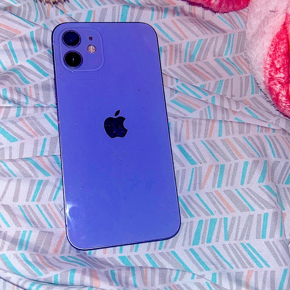 iPhone 12 purple good condition no scratches